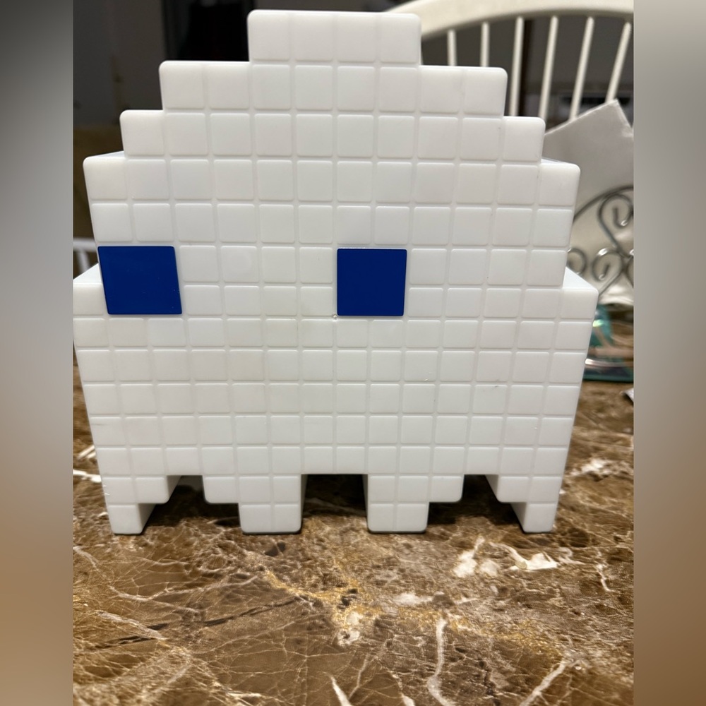 Paladone Pac-man Color Changing Ghost Light